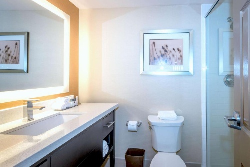 DoubleTree By Hilton Montgomery Downtown image 38